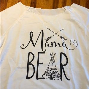 Quarter sleeve sweater.